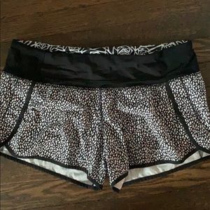 Lululemon run times short barely worn